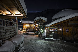 Berghotel Terrasse bei Nacht