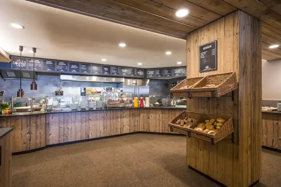 Selbstbedienungsbereich im Restaurant