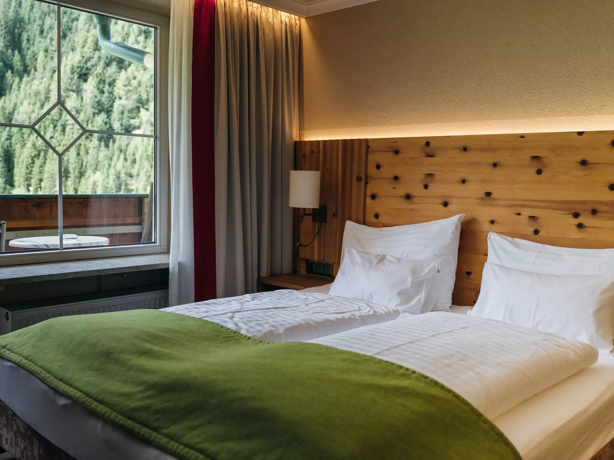 Suite Gilfert mit Zirbenholzakzenten und Balkon 