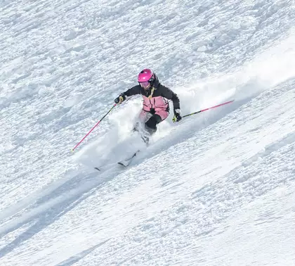 Skifahrer Tiefschnee 