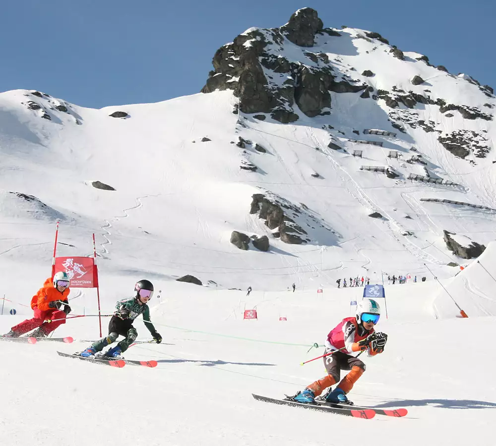 Kinder beim Seilrennen in Hochfügen