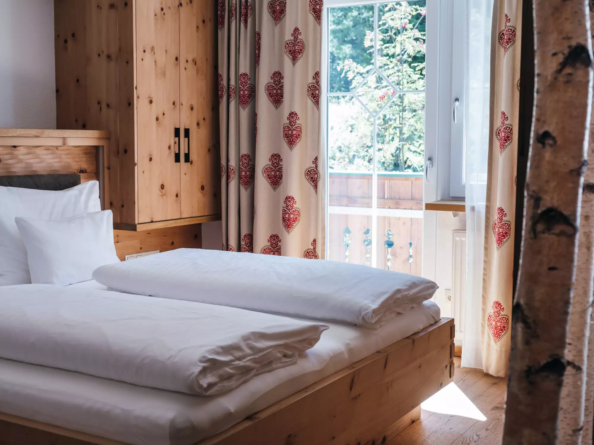 Komfortabel eingerichtete Juniorsuite mit Balkon